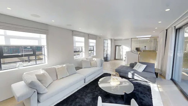 ラグジュアリー ロイヤリティー ミュウズ