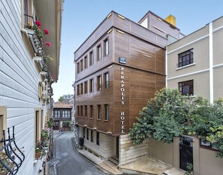 ペラポリス ホテル