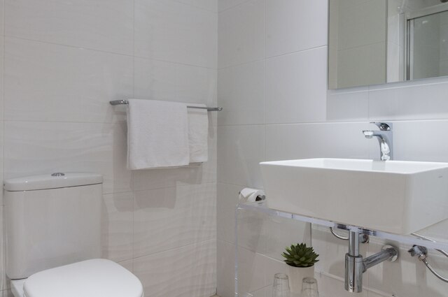 ルームズ バイ アレクサンドラ ホテル