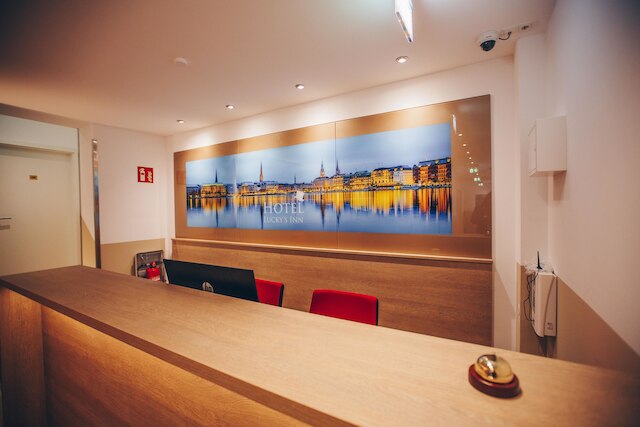 ホテル ラッキーズ イン ゲーエムベーハー