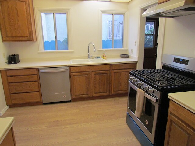 リラクシング ビバリーウッド ハウス ウィズ BBQ