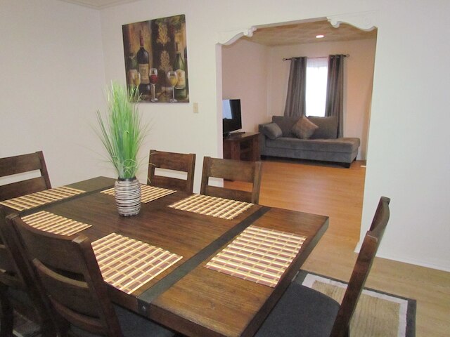 リラクシング ビバリーウッド ハウス ウィズ BBQ