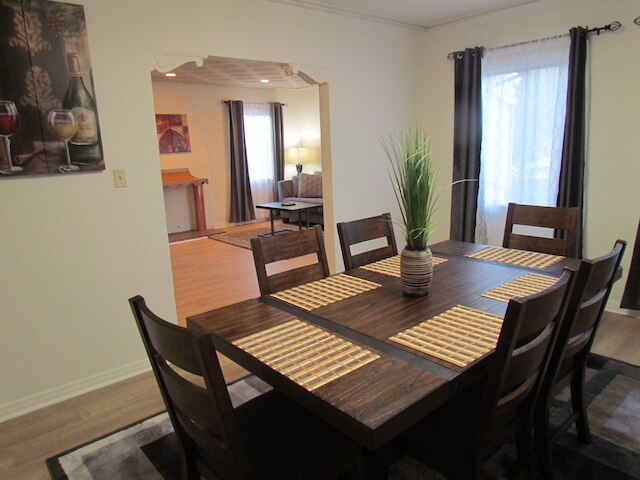 リラクシング ビバリーウッド ハウス ウィズ BBQ