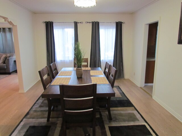 リラクシング ビバリーウッド ハウス ウィズ BBQ