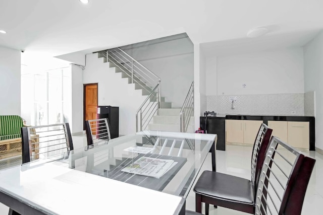 レッドドアーズ ニア シロアム ホスピタル パレンバン