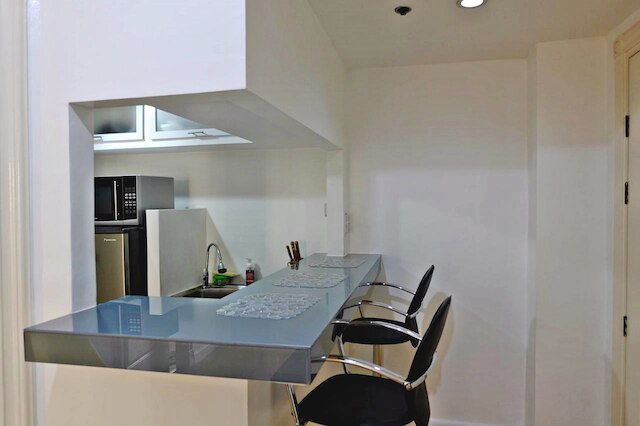 フォーズウッド ハイツ 2 ベッドルーム バイ ステイズ PH