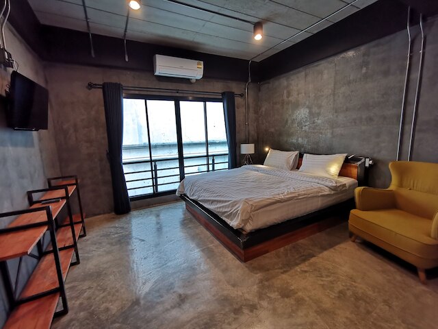 ノーン ニー ノール ホステル & カフェ