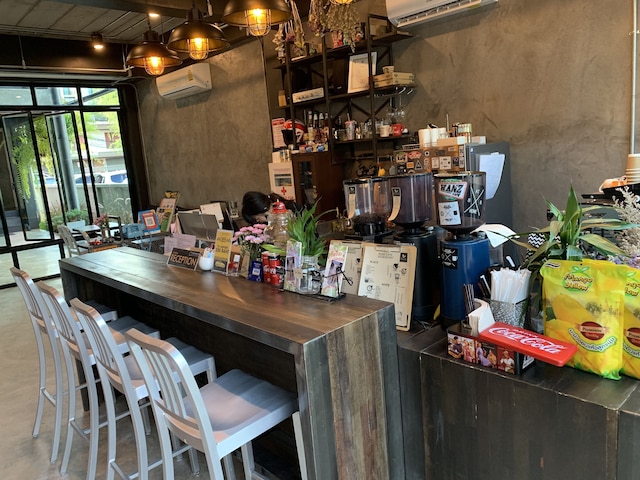 ノーン ニー ノール ホステル & カフェ