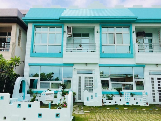 ハピネス ファクトリー