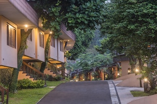 ザ シパク ガーデン ホテル