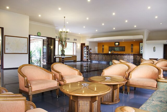 ザ シパク ガーデン ホテル