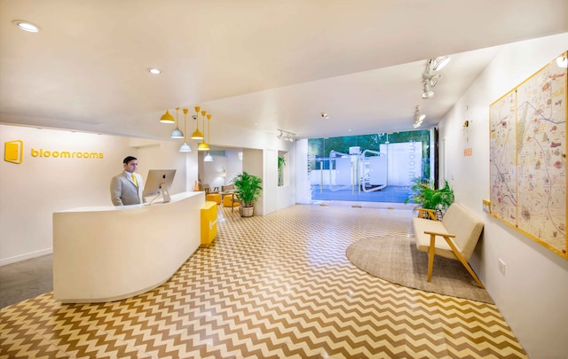 ブルームルームズ アット ジャンパス