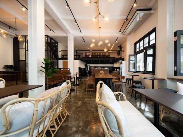 ウォーム ウインドウ シーロム - ホステル