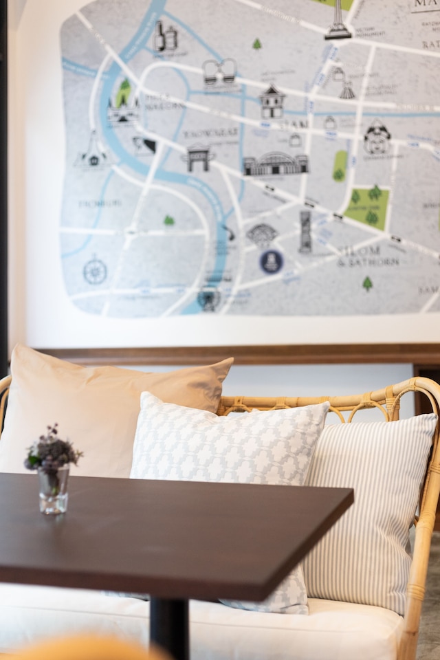 ウォーム ウインドウ シーロム - ホステル