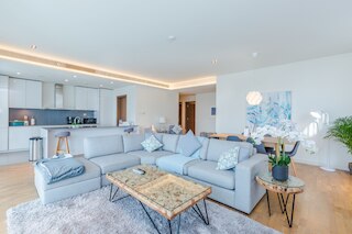 FAM リビング - シティ ウォーク