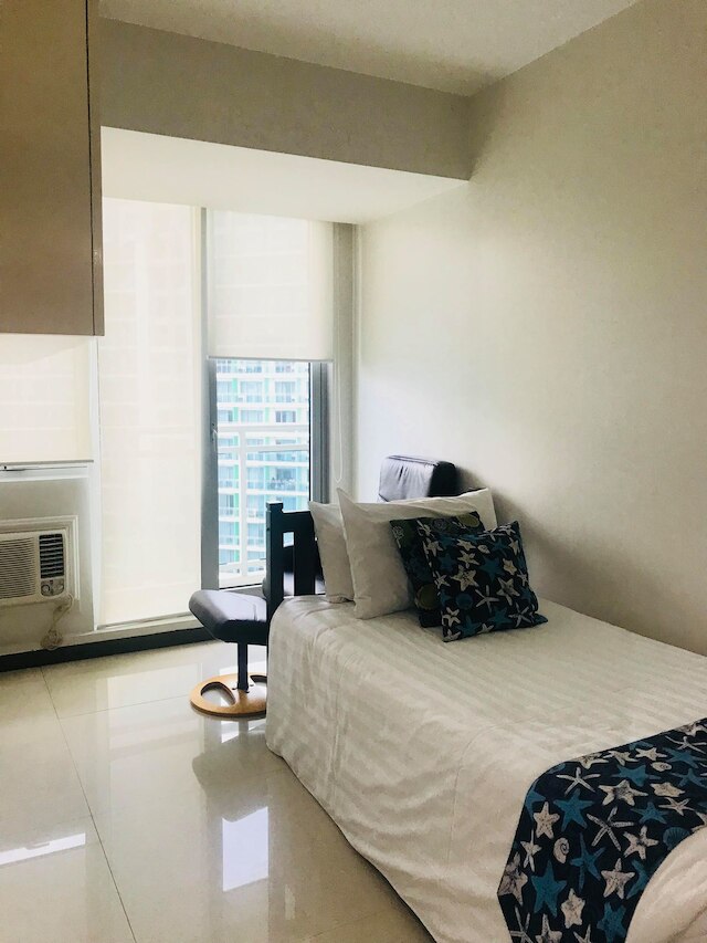 アズール ビーチ クラブ パリス ヒルトン