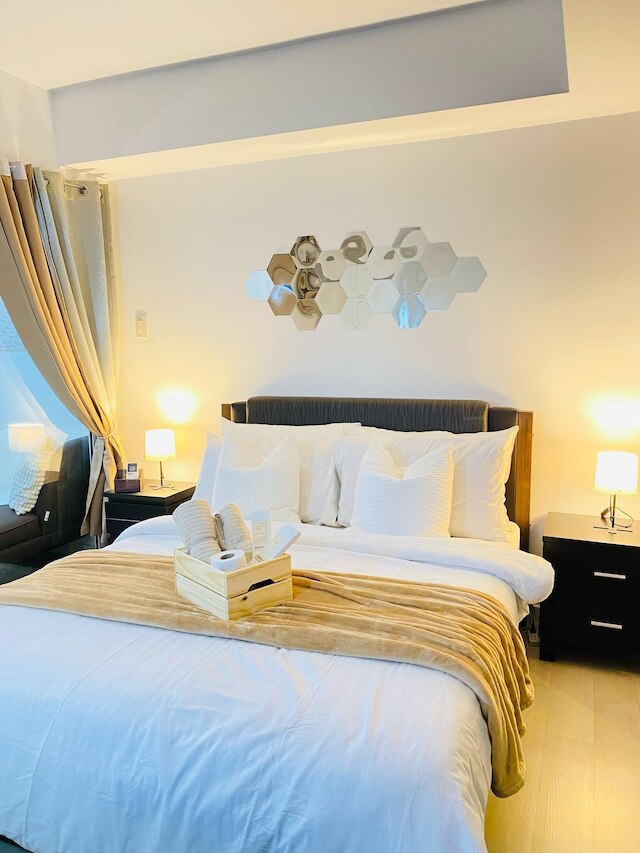 アズール ビーチ クラブ パリス ヒルトン