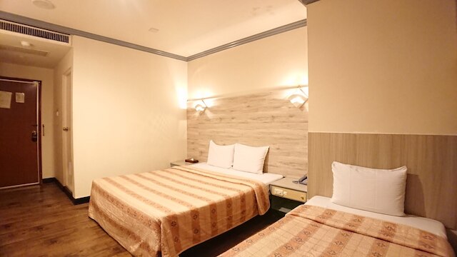 フワ ナン ホテル (華南大飯店)