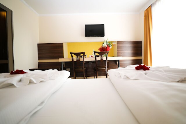 プリマス ホテル & アパートメンツ