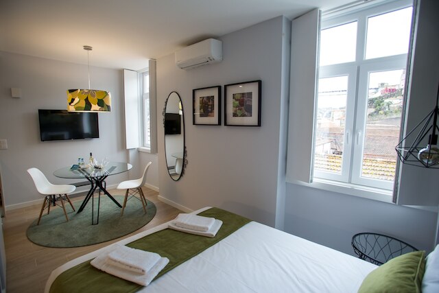 ポルト ビューズ & ワインズ バイ ポルト シティ ホスツ