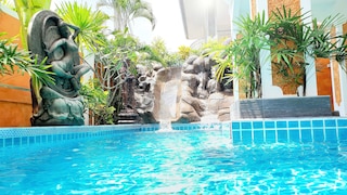 JOOPLAND ラグジュアリー プール ヴィラ パタヤ ウォーキングストリート 6 ベッドルームズ