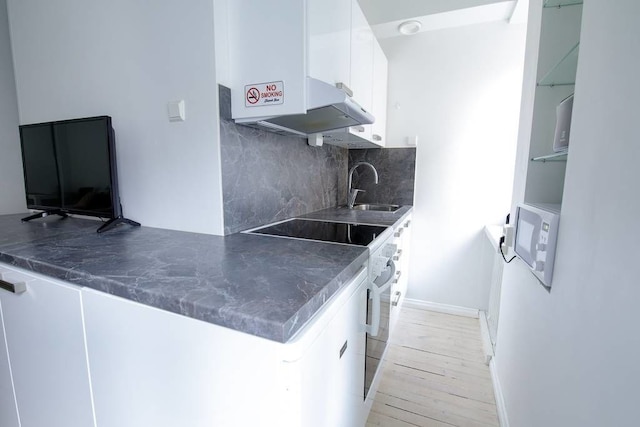 セカンドホームズ レンロティンカトゥ アパートメント