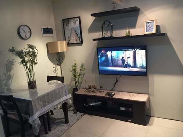 ロロンズ リスティング - セブ シティ