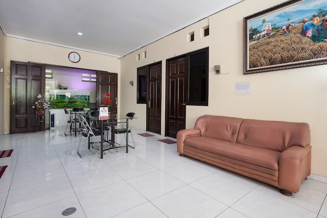 ホテル O グラハ 99