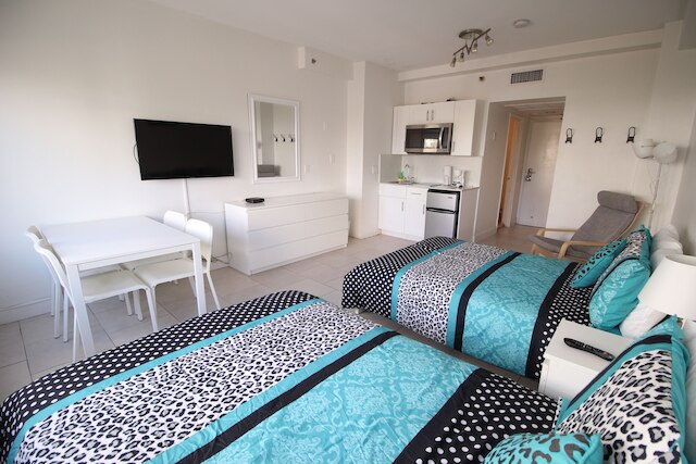 ビーチ フロント スタジオ