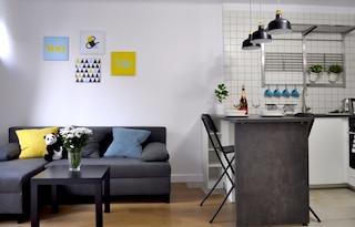 パンダ アパートメンツ  ゴラズィボゥスカ モダン