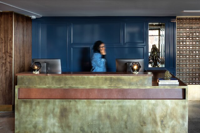 ザ レボリューション ホテル