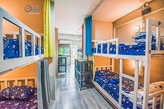 エンジョイハウス - ホステル