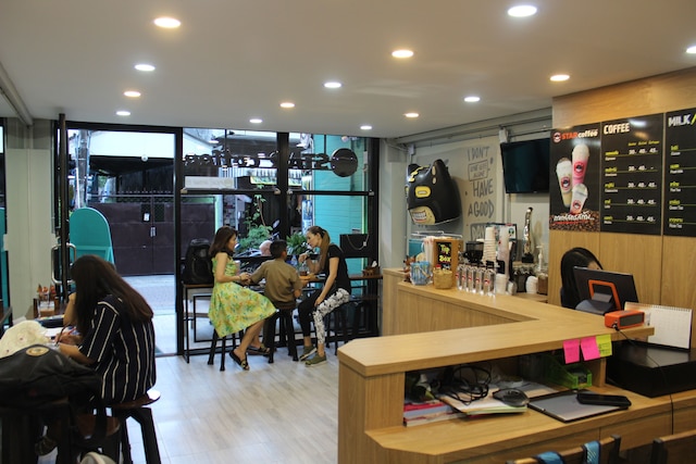 エンジョイハウス - ホステル