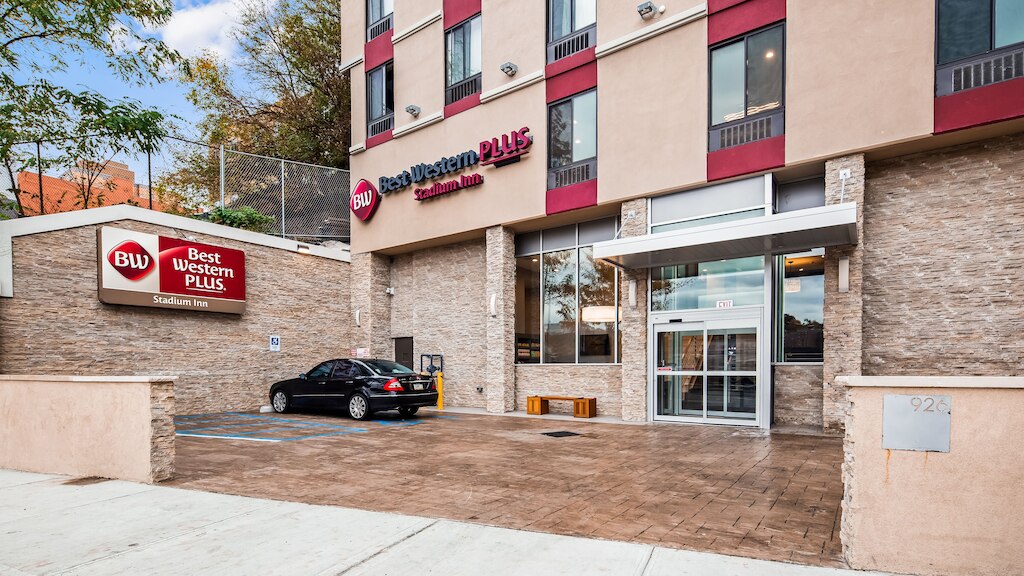 8.ベストウェスタン プラス スタジアム イン