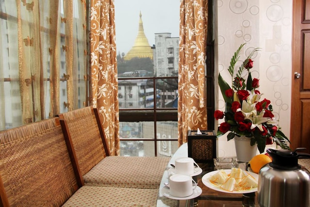 クリスタル パレス ホテル