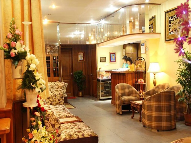 クリスタル パレス ホテル