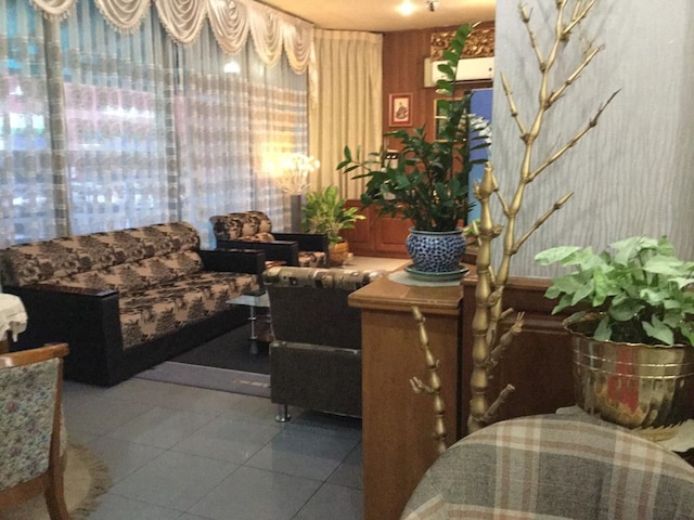 クリスタル パレス ホテル