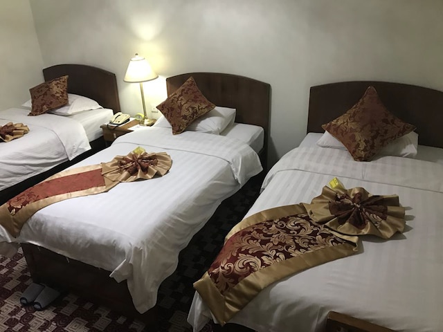 クリスタル パレス ホテル