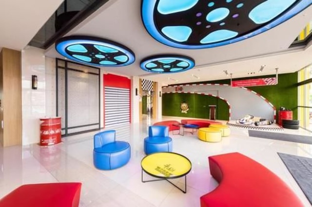 ホリデイ ガーデン ホテル SKM パーク (華園大飯店草衛館)