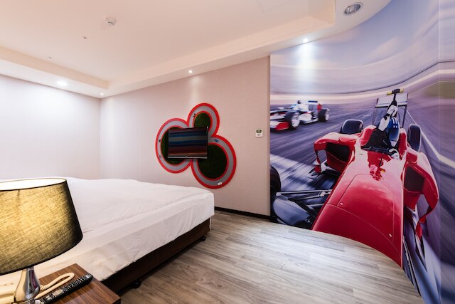 ホリデイ ガーデン ホテル SKM パーク (華園大飯店草衛館)