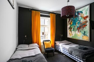 エイト ルームズ