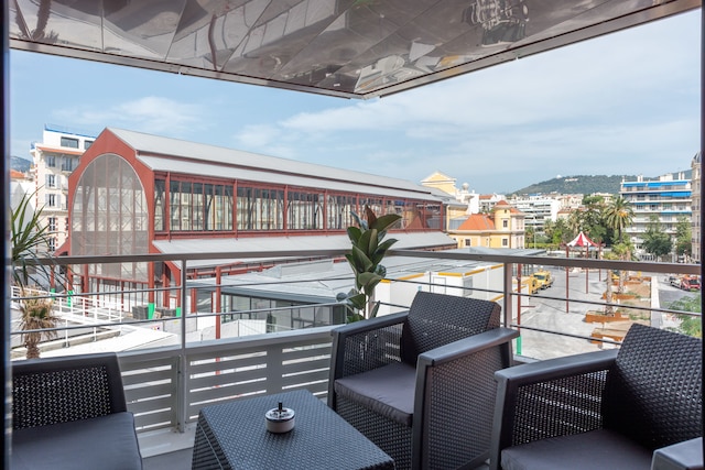 スチューデント ファクトリー ニース ガール シュッド