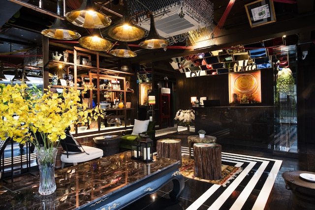 デヴィ バンコク ホテル