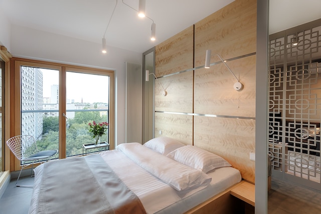 メニカ セントラル アパートメンツ