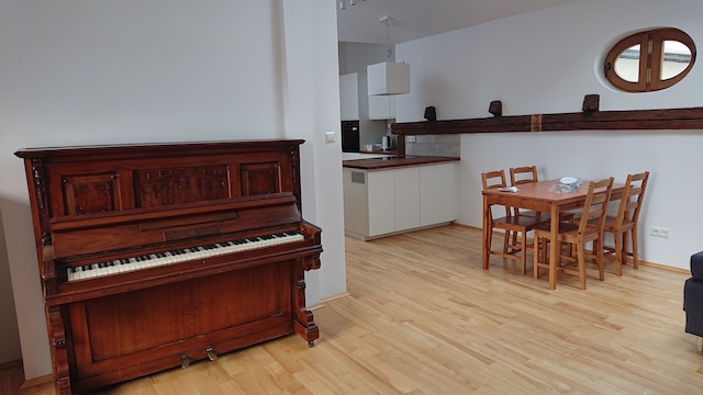 OK メイン スクエア アパートメンツ