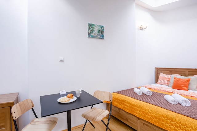 OK メイン スクエア アパートメンツ