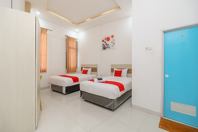 レッドドアーズ ニア パレンバン トレード センター