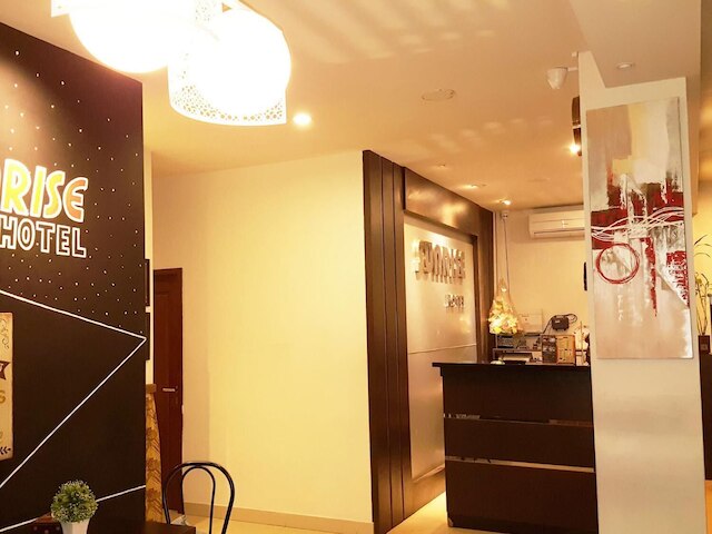 サンライズ ホテル ジョンボル