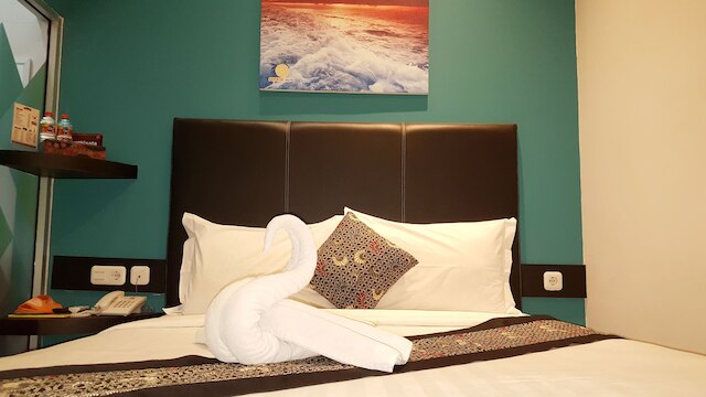 サンライズ ホテル ジョグジャ