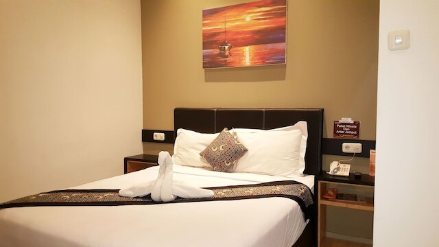 サンライズ ホテル ジョグジャ